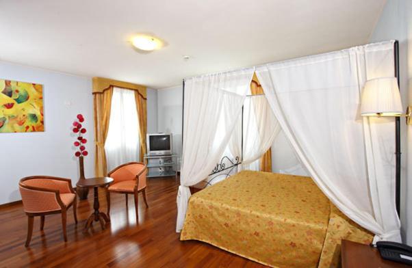 Hotel Gabarda คาร์ปิ ห้อง รูปภาพ