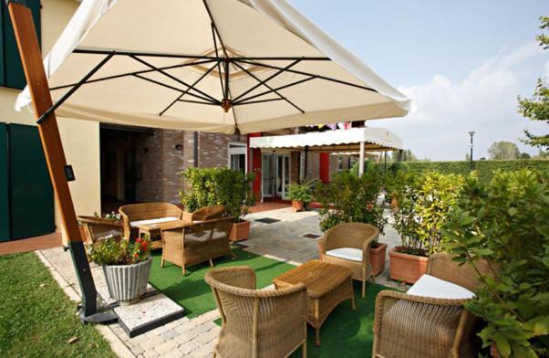 Hotel Gabarda คาร์ปิ ภายนอก รูปภาพ